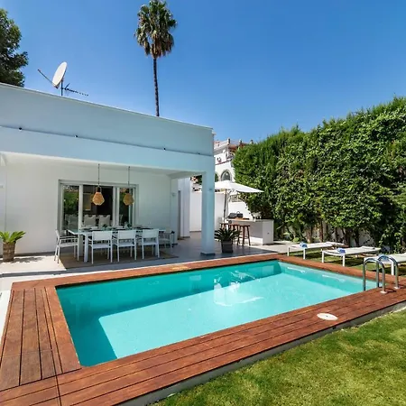 Exclusive 4 Br Jazmines. Private Pool&bbq Villa *